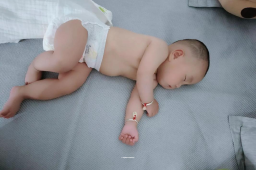 新乡宝宝流白色粘鼻涕